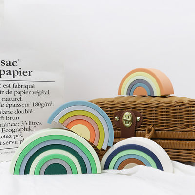 ของเล่นซิลิโคนอ่อนนุ่มแบบกำหนดเอง Rainbow Stacking สำหรับการศึกษาของทารก