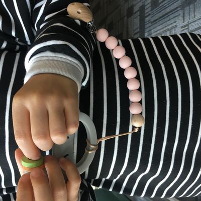 สร้อยข้อมือลูกปัดซิลิโคนแบบกำหนดเองสำหรับเด็กทารกเด็กเล่น