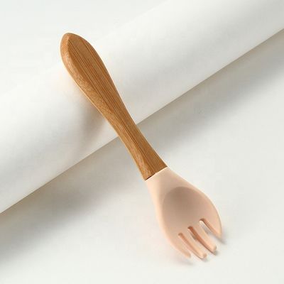 ส้อมและช้อนซิลิโคนเกรดอาหารทนความร้อนพร้อมด้ามไม้