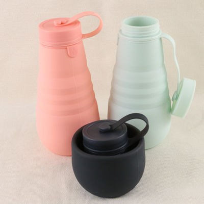 ขวดน้ำดื่มซิลิโคนแบบพับได้ป้องกันการรั่ว BPA ฟรีสำหรับการตั้งแคมป์ท่องเที่ยว
