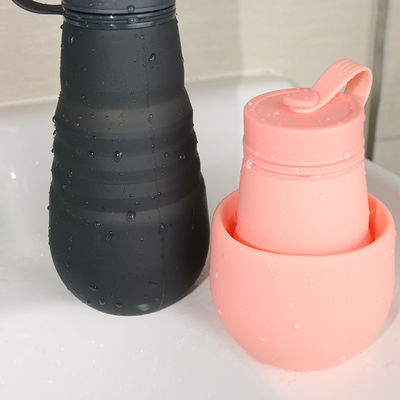 ขวดน้ำดื่มซิลิโคนแบบพับได้ป้องกันการรั่ว BPA ฟรีสำหรับการตั้งแคมป์ท่องเที่ยว