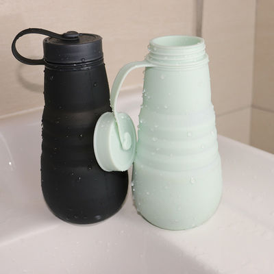 ขวดน้ำดื่มซิลิโคนแบบพับได้ป้องกันการรั่ว BPA ฟรีสำหรับการตั้งแคมป์ท่องเที่ยว