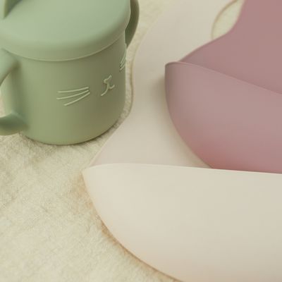 เด็กวัยหัดเดินให้อาหารซิลิโคน Baby Bib ปลอดสารบีพีเอ Soft พร้อมที่จับอาหาร