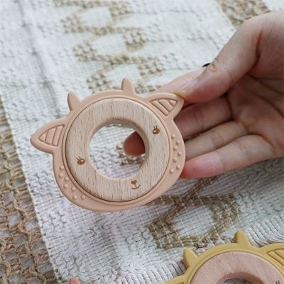 ซิลิโคนหลายฟังก์ชัน Baby Teether กับการติดฟันแหวนไม้สัตว์รูปแบบ