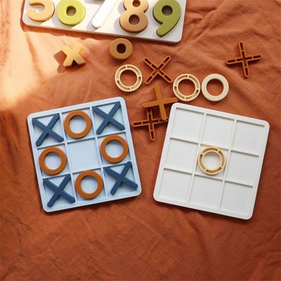 MOQ 50 ชุด ซิลิโคน XO Tic Tac Toe ปริศนา โลโก้ที่สามารถปรับแต่งได้ สี BPA ฟรี ใบรับรอง CE ของเล่นซิลิโคน
