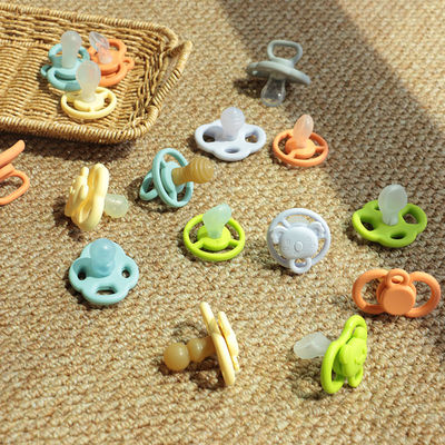 Custom Cute การ์ตูนรูปร่างซิลิโคน นมลูกฟรี BPA เด็กฟันและผ่อนคลายเด็กนมลูก